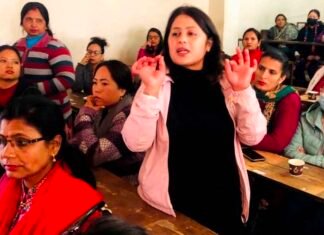 त्रिविका महिला प्राध्यापकहरुको ‘पाठेघरको मुखको क्यान्सर’ पत्ता लगाउन परिवार नियोजन उपत्यका शाखाको टोली किर्तिपुरमा