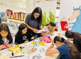 चित्रकार रन्जु यादवले डेनमार्कको राजधानीमा बालबालिकालाई सिकाइन् मिथिला चित्र