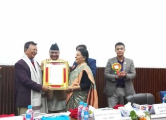 भक्तपुर विकास सहयोग संघले पाँच व्यक्तित्वहरूलाई सम्मान