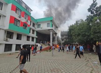 कांग्रेस केन्द्रीय कार्यालयमा आन्दोलनकारीबाट आगजनी र तोडफोड